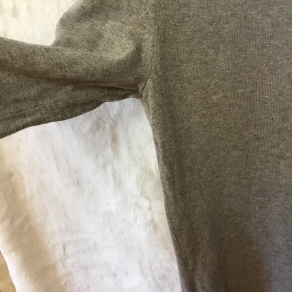 Abercrombie & Fitch Light Gray Cashmere-Blend Turtleneck Sweater - Picture 10 of 12